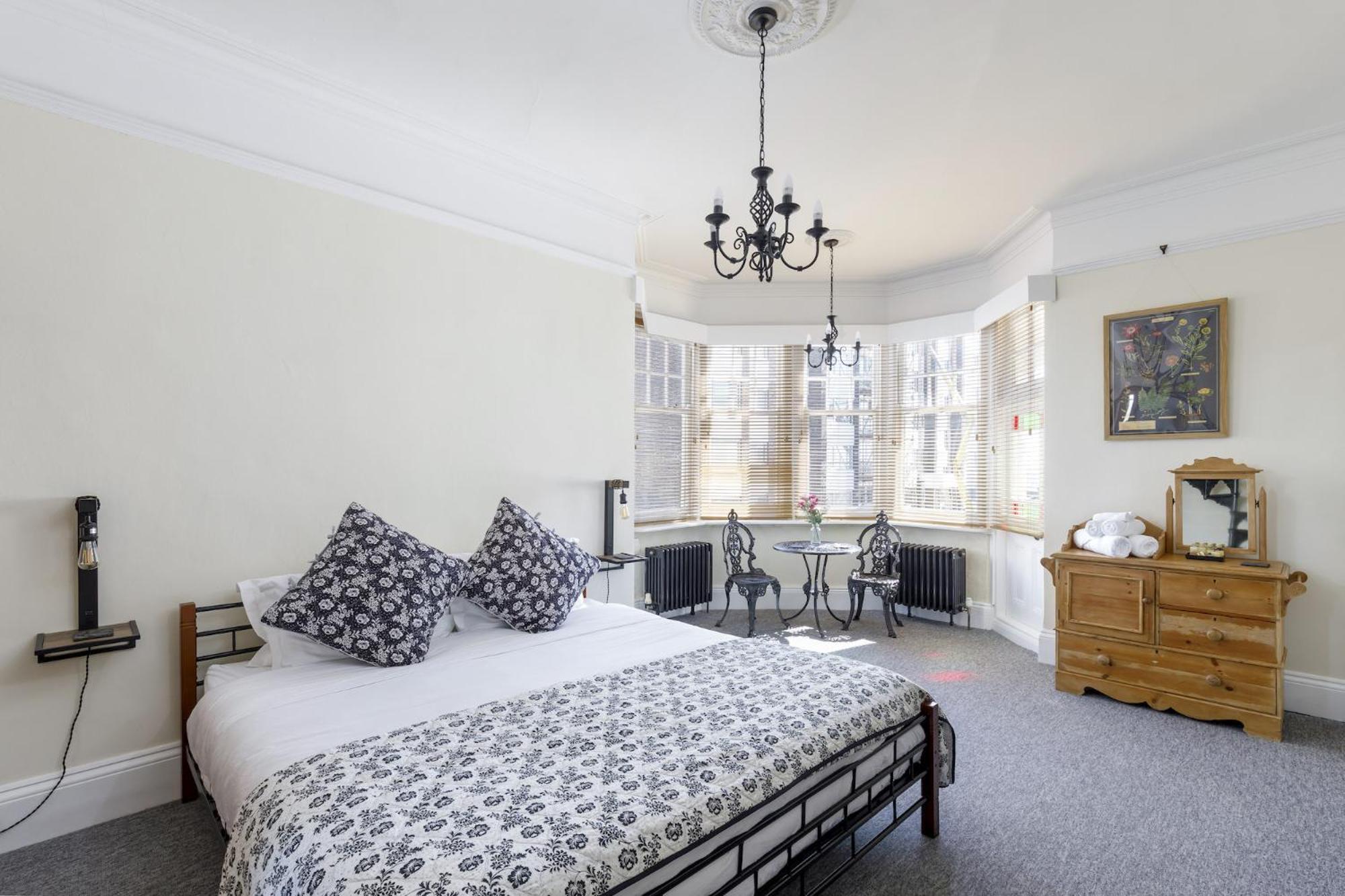 Finest Retreats - Pittodrie Guest House - Apartment 6 Brighton Exteriör bild
